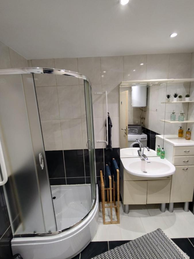 Studio Apartman Karler Karlovac Ngoại thất bức ảnh